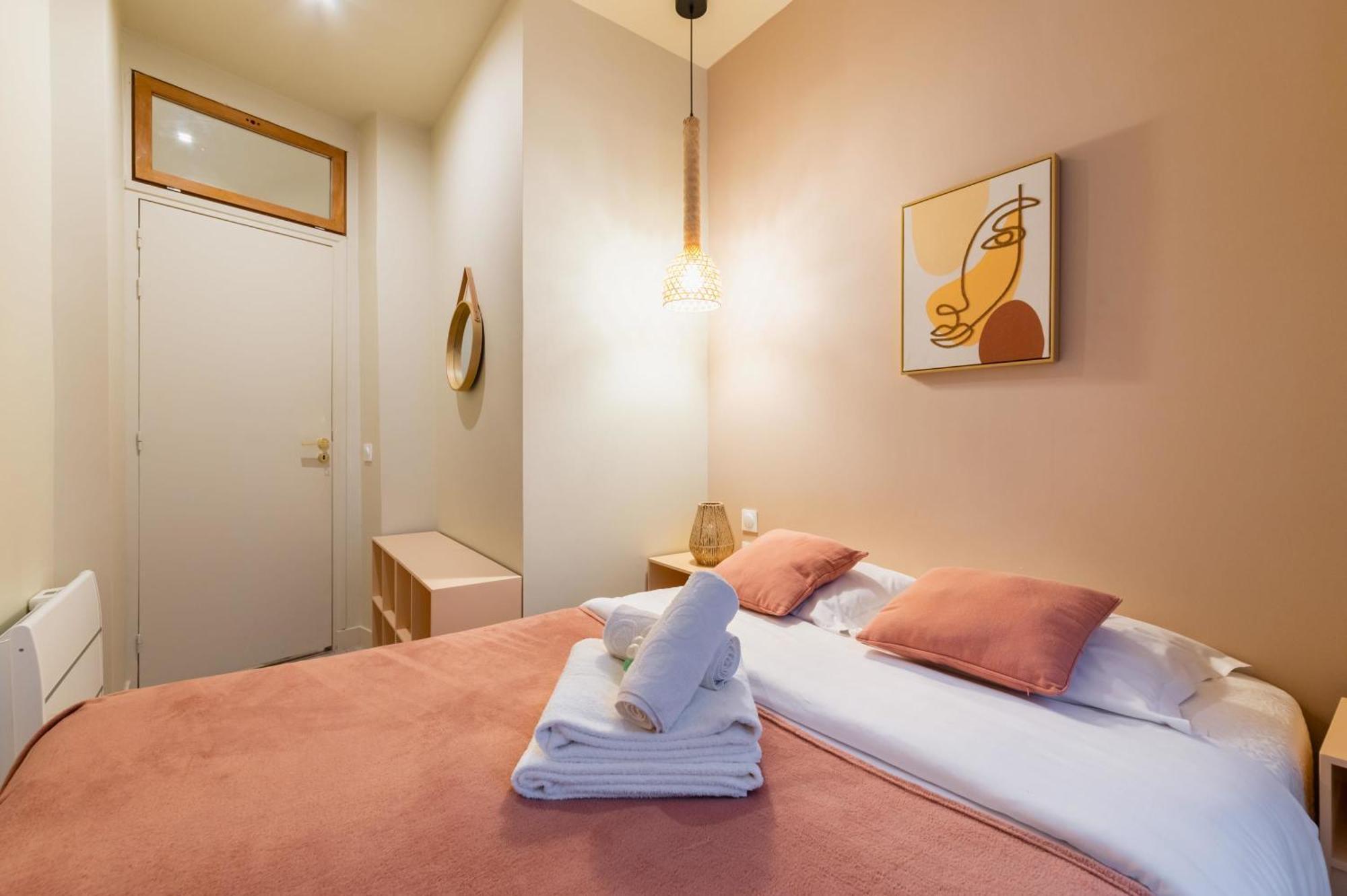Charmant Appartement Moderne Haut Marais - 4P - Flat-Guest Paris Eksteriør bilde